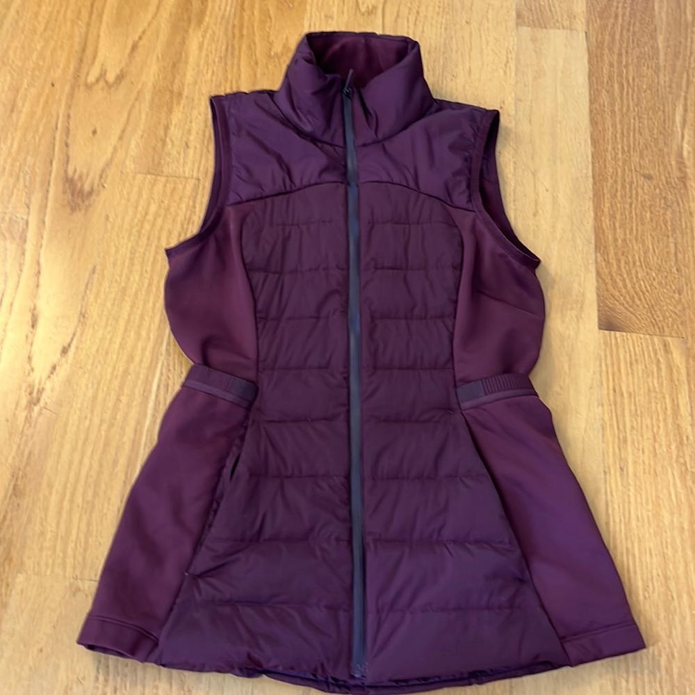Lululemon down for it all vest dark adobe size 4 LW4AQLS Burgundy